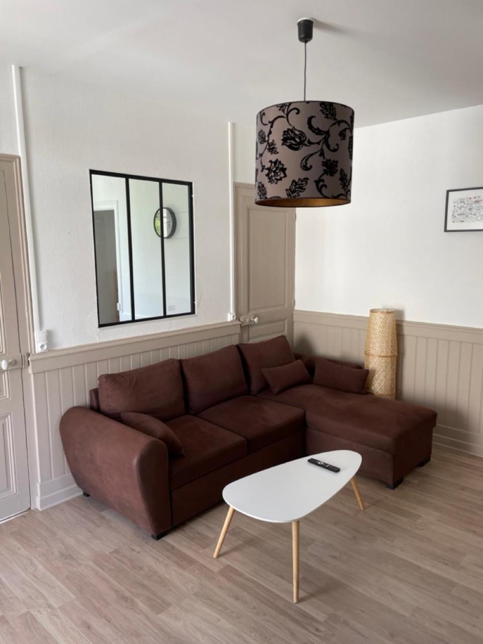 Location La Ferte, Calme Et Proximite Centre Ville Classe 3 Etoiles Lons-le-Saunier Exteriör bild